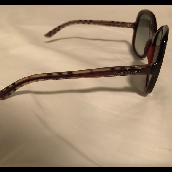 Burberry Sunglasses ✨LAST CHANCE